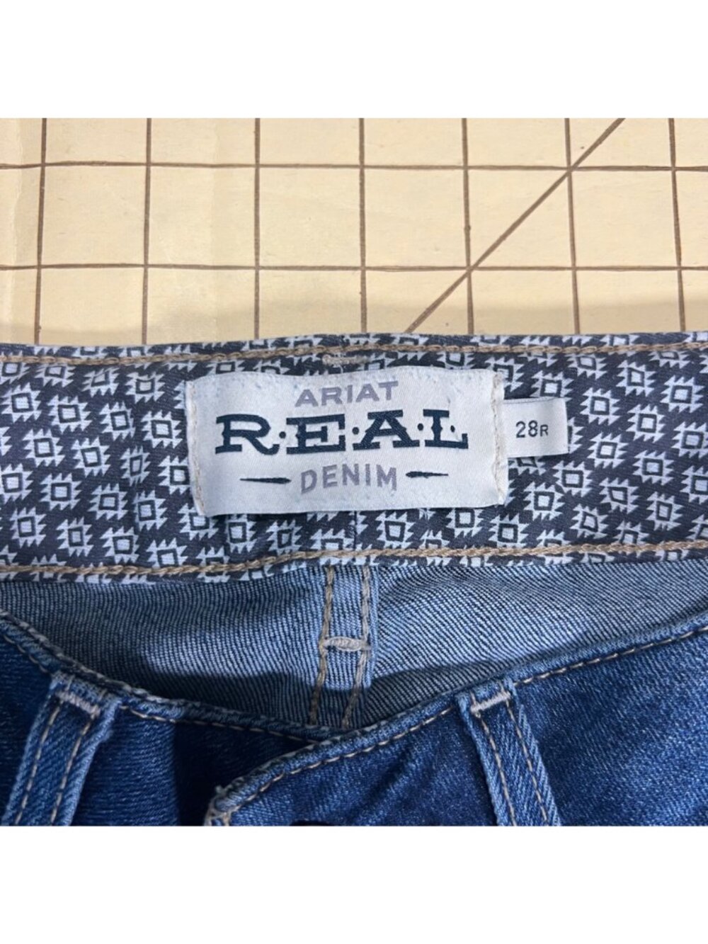 Ariat Womens R.E.A.L Denim Straight Leg Jeans 28R Medium Wash Western Style - Picture 5 of 5